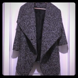 HM -(Divided) wide cape waterfall coat 🧥